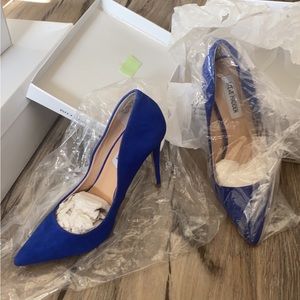 Worn once Steve Madden electric blue suede pump